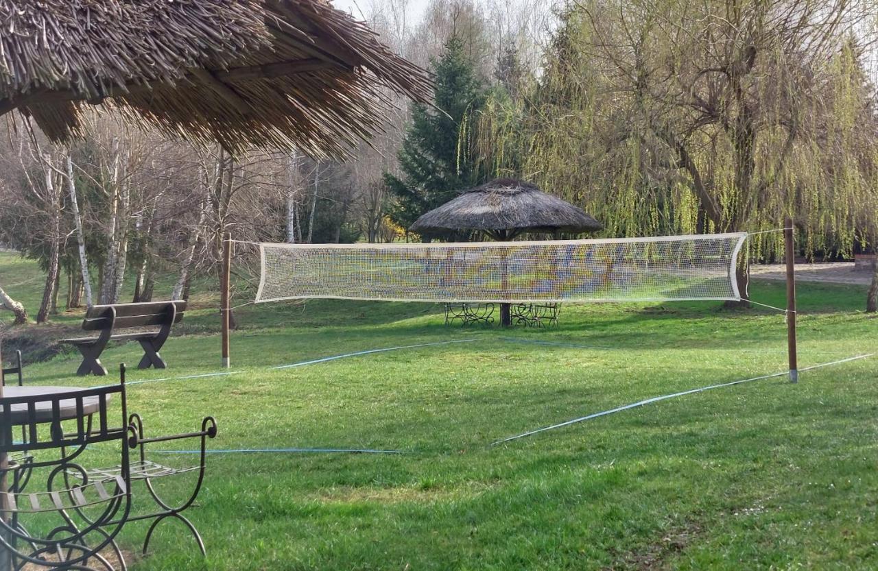 Tamarynowa Osada - Kraina Udanego Wypoczynku Villa Lowyn Exteriör bild
