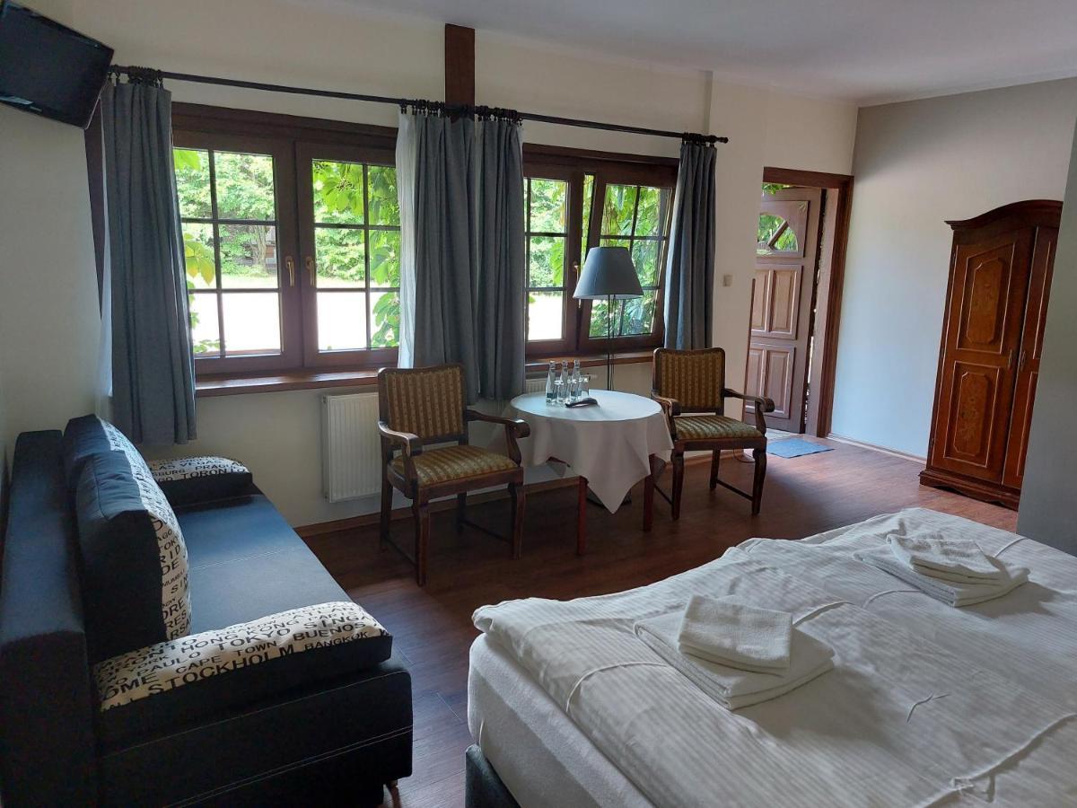 Tamarynowa Osada - Kraina Udanego Wypoczynku Villa Lowyn Exteriör bild